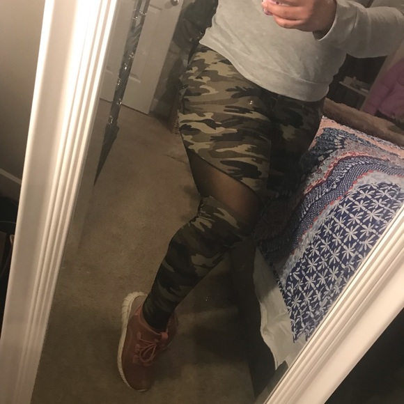 Super Soft, Army Fatigue Leggings - Picture 6 of 7